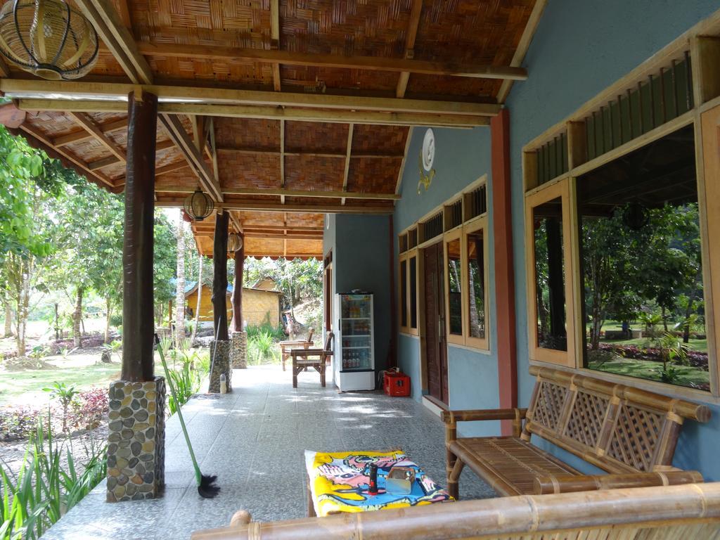 Batu Kapal Guest House & Jungle Trekking Bukit Lawang Exterior foto